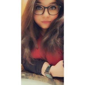 Meet your Posher, Julia